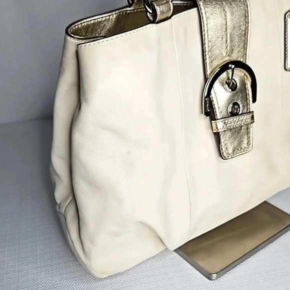 Coach Soho Cream and Gold Leather Tote with Magnetic Enclosure Women's Purse - Picture 5 of 16